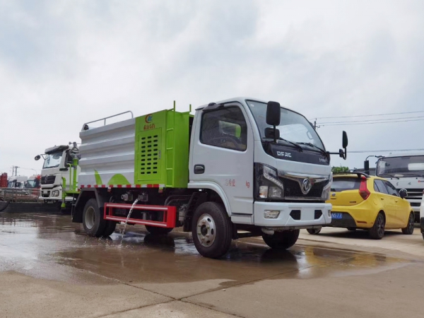 藍牌小多利卡防疫消毒灑水車