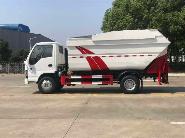 五十鈴100p國(guó)六無泄漏后高位掛桶壓縮垃圾車