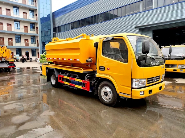 東風D6多利卡2水4塵 6方清洗吸污車(國六)