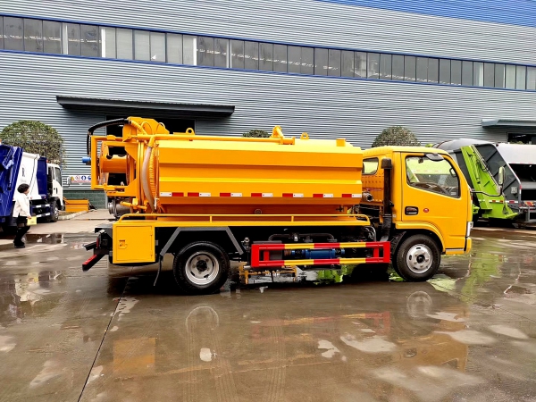 東風D6多利卡2水4塵 6方清洗吸污車(國六)