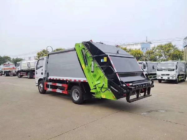 東風(fēng)多利卡國(guó)六6方壓縮式垃圾車