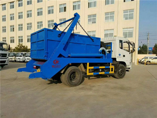 東風(fēng)仿天錦擺臂式垃圾車（8-10方）