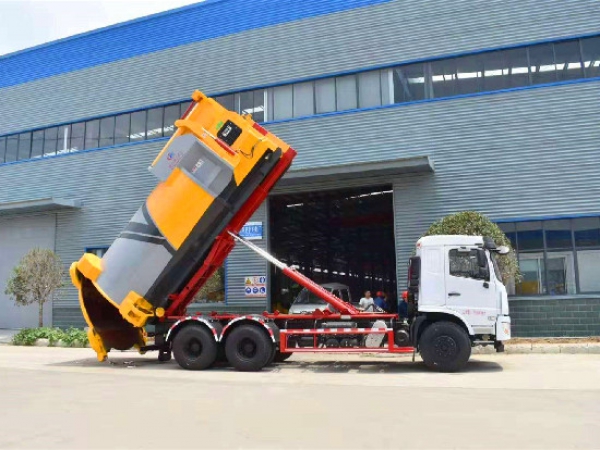 東風(fēng)專底D3L國(guó)六后雙橋車廂可卸(鉤臂)式垃圾車