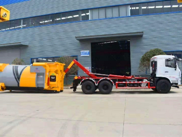 東風(fēng)專底D3L國(guó)六后雙橋車廂可卸(鉤臂)式垃圾車