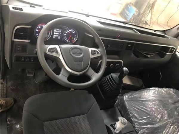 （國(guó)六4.2米）江淮駿鈴V6冷藏車(chē)