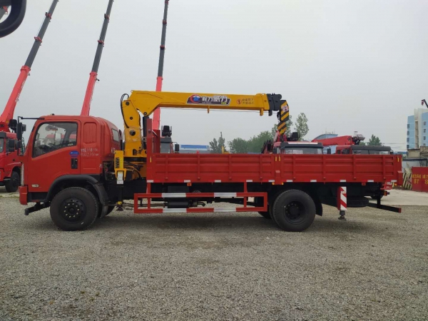 東風(fēng)D912單橋6.3噸隨車吊