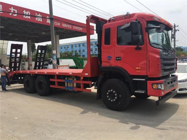 江淮后八輪平板拖車