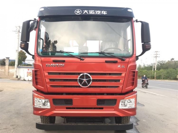 (國六)大運(yùn)前四后八平板拖車