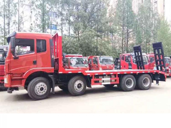 (國六)大運(yùn)前四后八平板拖車