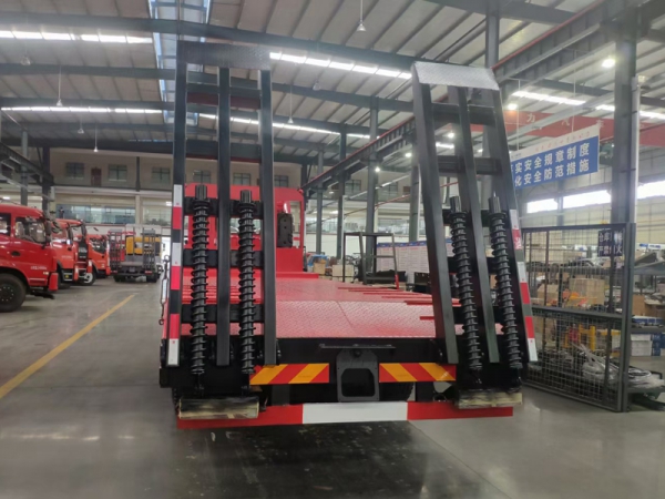 東風D17前四后八平板拖車