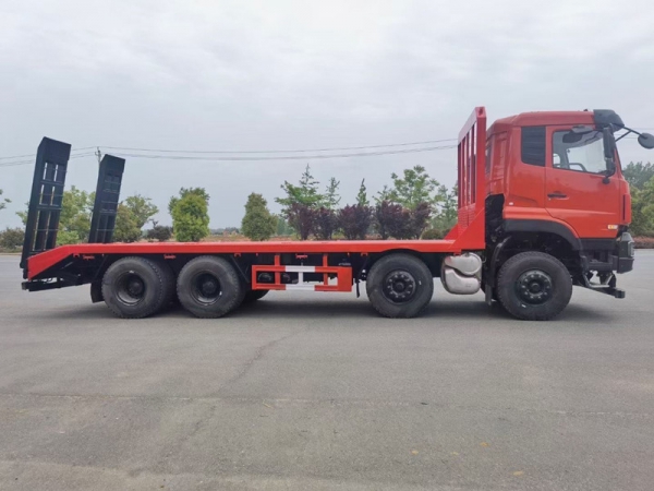 國六東風天龍前四后八平板運輸車,挖機拖車價格