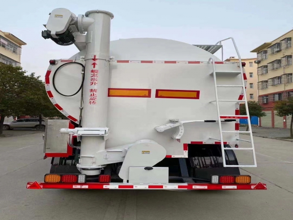 13米半掛65方飼料運(yùn)輸車