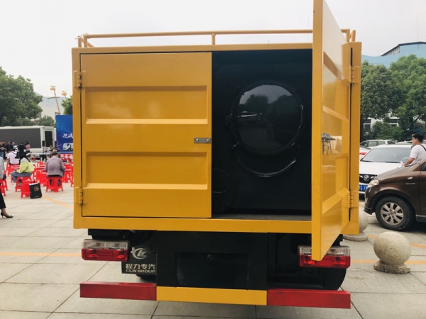 東風小多利卡6方污水處理車,凈化車