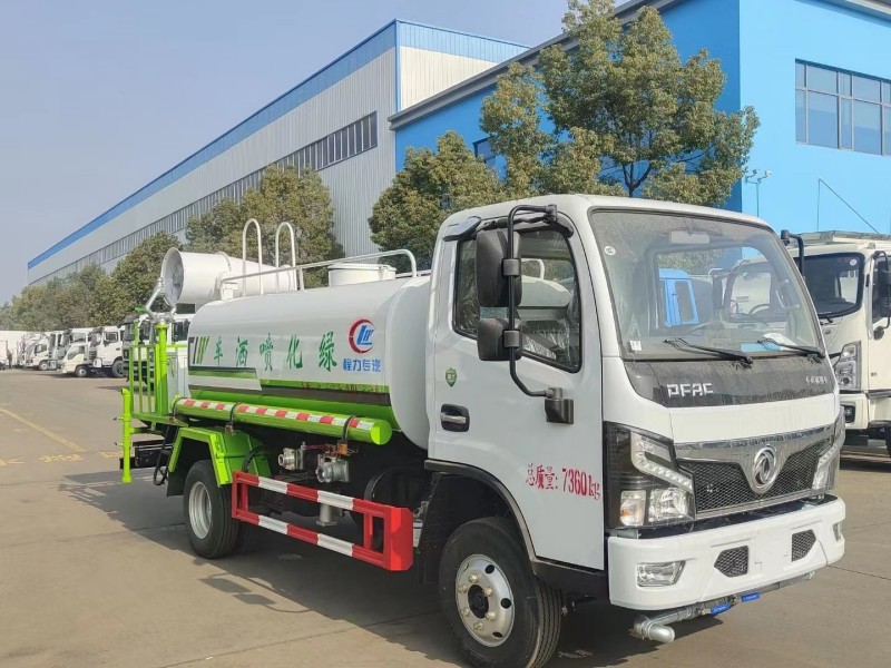 小多利卡5噸綠化噴灑車(chē),30米打藥車(chē)