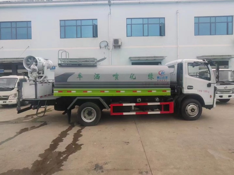 多利卡9噸灑水車30米噴霧車