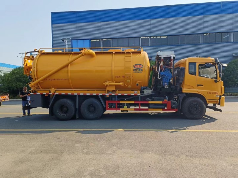 東風后八輪22方管道疏通車