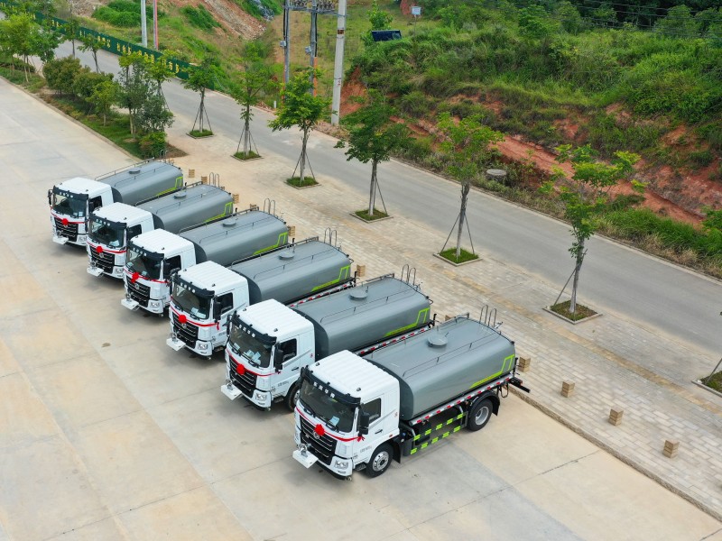 華神F5，12方灑水車