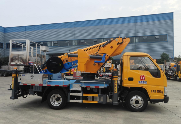 江鈴順達(dá)28米藍(lán)牌直臂高空作業(yè)車